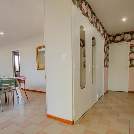 La Petite Maison Dans Nyaraló